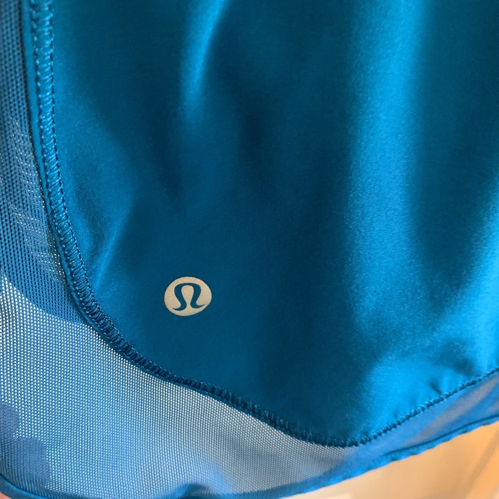 Lululemon skort - Picture 3 of 5